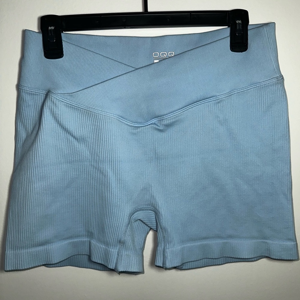 OQQ Seamless Ribbed V-Waist Women's Athletic Shorts - Light Blue